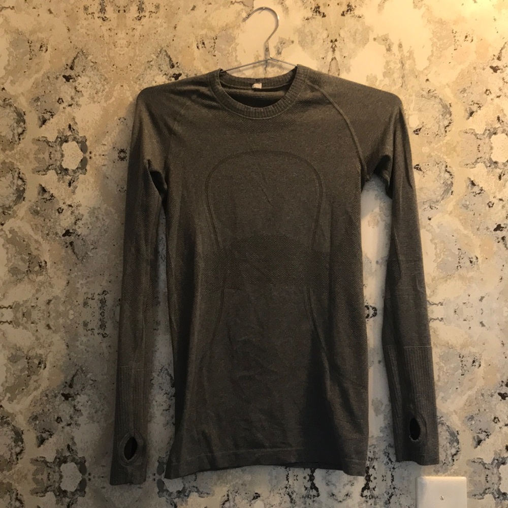 Lulu lightweight long sleeve